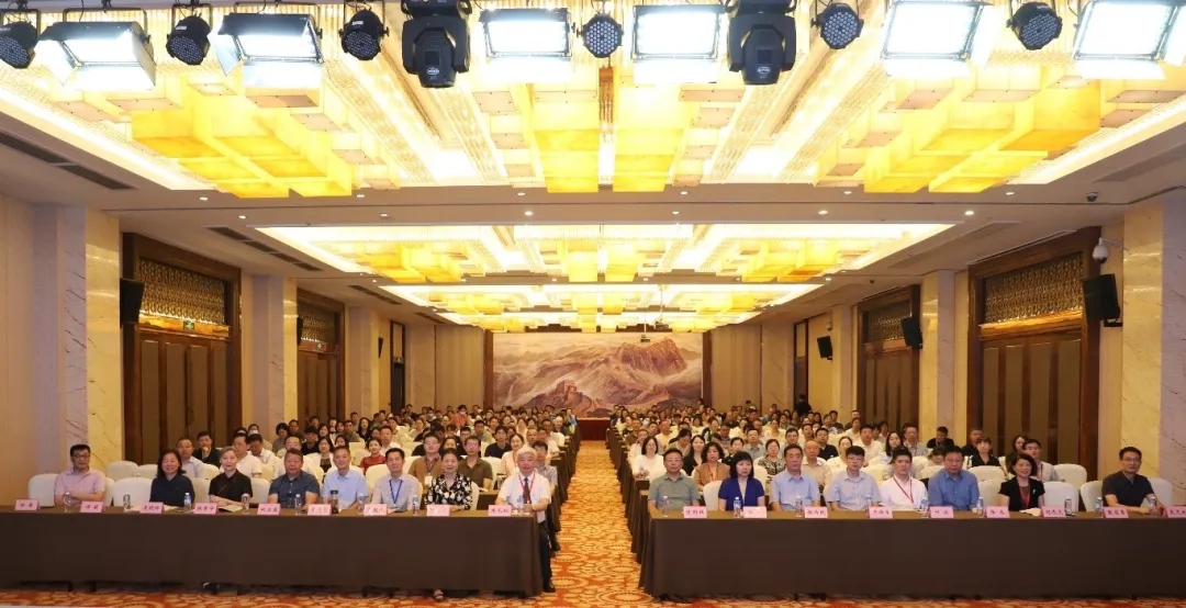 向琴琴参加湖北省性学会第六届理事会第二次学术年会并作专题学术报告