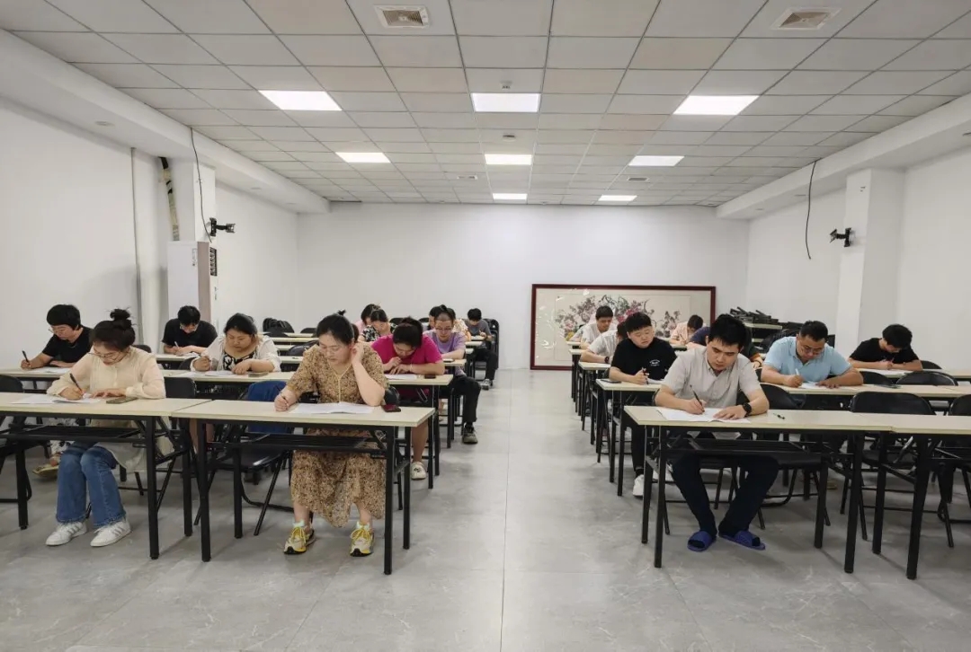 湖北崇新司法鉴定中心开展法律法规考核培训