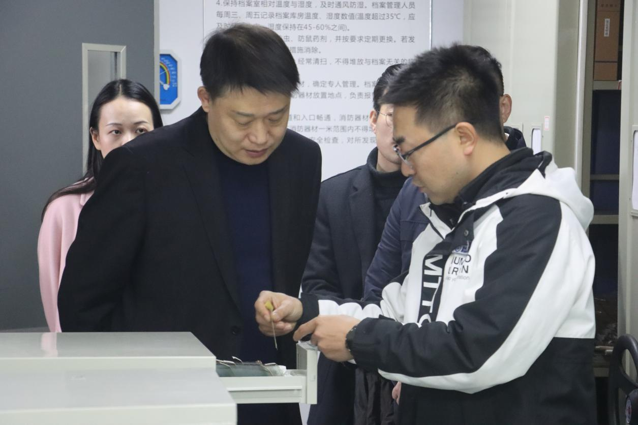 长江新区政法委副书记程壮率队调研指导湖北崇新